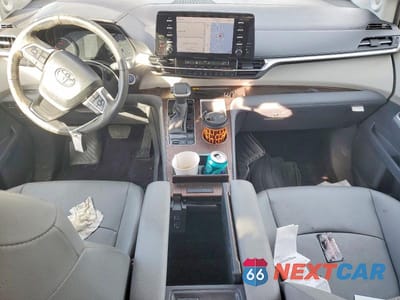 Zdjęcie 8 z 13 samochodu: 2024 TOYOTA SIENNA VIN:5TDJSKFC8RS141355 - miniatura
