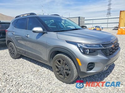 Czwarte zdjęcie samochodu z boku: 2024 KIA SELTOS X-LINE VIN:KNDEUCA75R7626767 - miniatura