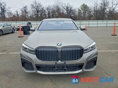 Piąte zdjęcie samochodu w środku: 2022 BMW M760 XI VIN:WBA7U6C06NCH01245 - miniatura