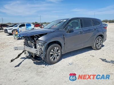 2022 TOYOTA HIGHLANDER XLE 5TDGZRAHXNS543857 - główne zdjęcie licytacji z USA - miniatura