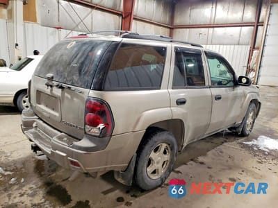 Trzecie zdjęcie samochodu z tyłu: 2002 CHEVROLET TRAILBLAZER VIN:1GNDT13SX22195003 - miniatura