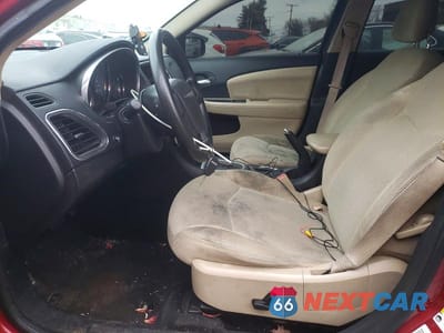 Zdjęcie 7 z 12 samochodu: 2013 CHRYSLER 200 LX VIN:1C3CCBAG1DN767865 - miniatura