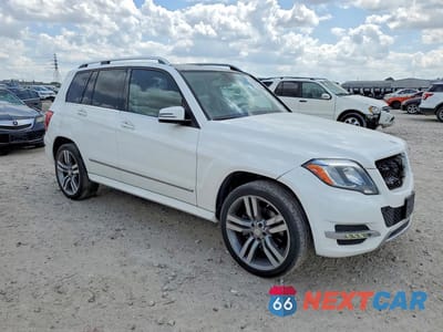 Czwarte zdjęcie samochodu z boku: 2014 MERCEDES-BENZ GLK 350 VIN:WDCGG5HB6EG259887 - miniatura