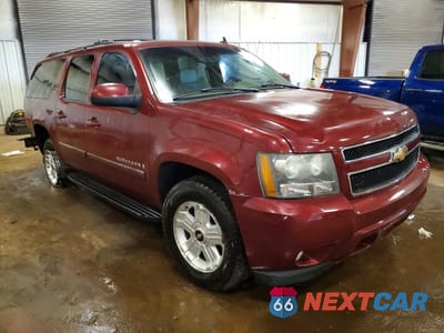 Czwarte zdjęcie samochodu z boku: 2008 CHEVROLET SUBURBAN K1500 LS VIN:3GNFK16348G147223 - miniatura