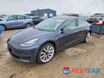 2018 TESLA MODEL 3 5YJ3E1EB2JF188263 - główne zdjęcie licytacji z USA - miniatura