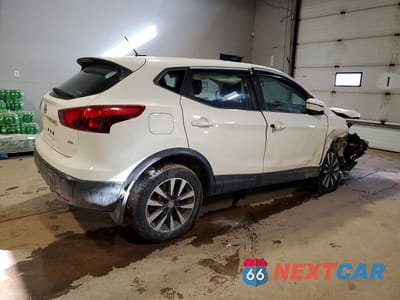 Trzecie zdjęcie samochodu z tyłu: 2019 NISSAN QASHQAI VIN:JN1BJ1CR8KW311121 - miniatura