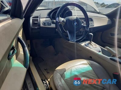 Zdjęcie 8 z 11 samochodu: 2004 BMW Z4 3.0 VIN:4USBT53584LU06398 - miniatura