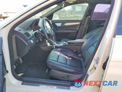 Zdjęcie 7 z 12 samochodu: 2011 MERCEDES-BENZ C 300 VIN:WDDGF5EBXBR158287 - miniatura