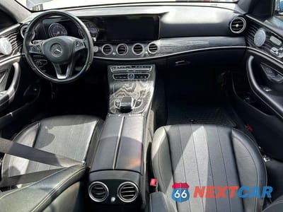 Piąte zdjęcie samochodu w środku: 2018 MERCEDES-BENZ E 400 4MATIC VIN:WDDZF6GB8JA360831 - miniatura