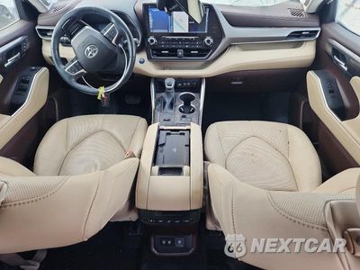 Zdjęcie 8 z 13 samochodu: 2021 TOYOTA HIGHLANDER LIMITED VIN:5TDYZRAH4MS519623 - miniatura