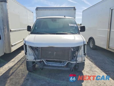 Piąte zdjęcie samochodu w środku: 2024 GMC SAVANA BOX TRUCK VIN:1GD07RFP3R1176242 - miniatura