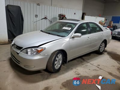 2002 TOYOTA CAMRY XLE V6 4T1BF30K42U505671 - główne zdjęcie licytacji z USA - miniatura