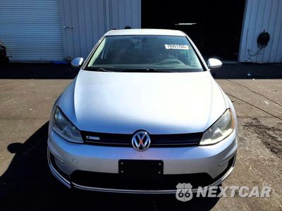 Piąte zdjęcie samochodu w środku: 2016 VOLKSWAGEN E-GOLF SE VIN:WVWKP7AU7GW912954 - miniatura