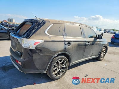 Trzecie zdjęcie samochodu z tyłu: 2015 MITSUBISHI OUTLANDER GT VIN:JA4JZ4AX0FZ010491 - miniatura