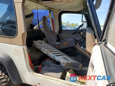 Zdjęcie 10 z 12 samochodu: 1987 JEEP WRANGLER VIN:2BCCL81J4HB510308 - miniatura