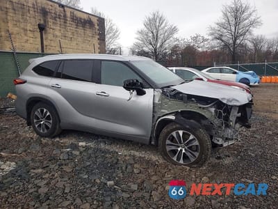 Czwarte zdjęcie samochodu z boku: 2024 TOYOTA HIGHLANDER XLE VIN:5TDKDRBHXRS531690 - miniatura