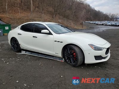 Czwarte zdjęcie samochodu z boku: 2019 MASERATI GHIBLI S VIN:ZAM57YTL4K1319173 - miniatura