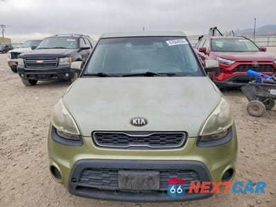 Piąte zdjęcie samochodu w środku: 2013 KIA SOUL + VIN:KNDJT2A6XD7569476 - miniatura
