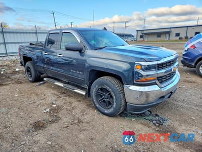 Czwarte zdjęcie samochodu z boku: 2019 CHEVROLET SILVERADO LD K1500 LT VIN:2GCVKPEC1K1130727 - miniatura