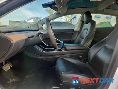 Zdjęcie 7 z 11 samochodu: 2020 TESLA MODEL 3 VIN:5YJ3E1EAXLF804222 - miniatura