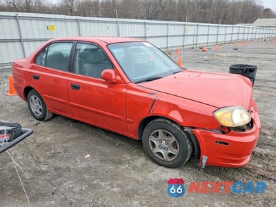 Czwarte zdjęcie samochodu z boku: 2005 HYUNDAI ACCENT GLS VIN:KMHCG45C15U585587 - miniatura