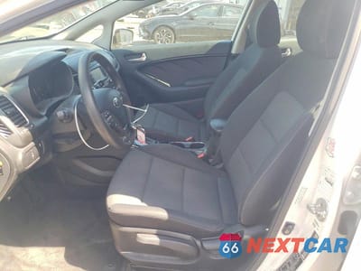Zdjęcie 7 z 11 samochodu: 2017 KIA FORTE LX VIN:3KPFL4A78HE065914 - miniatura