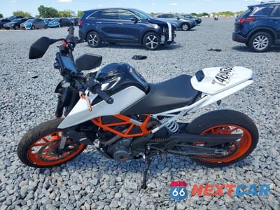 Trzecie zdjęcie samochodu z tyłu: 2019 KTM 390 DUKE VIN:MD2JPJ402KC223314 - miniatura