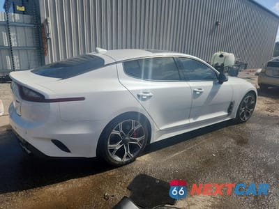 Trzecie zdjęcie samochodu z tyłu: 2020 KIA STINGER GT1 VIN:KNAE45LC6L6072008 - miniatura