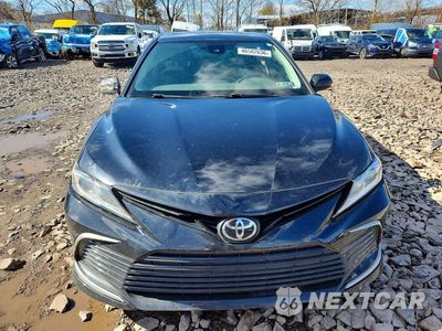 Piąte zdjęcie samochodu w środku: 2021 TOYOTA CAMRY LE VIN:4T1C11AK9MU452605 - miniatura