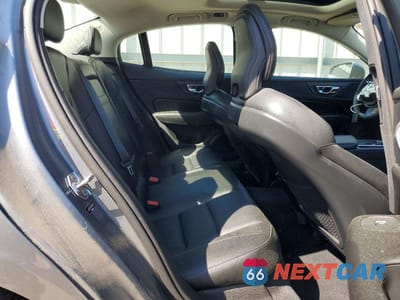 Zdjęcie 10 z 11 samochodu: 2020 VOLVO S60 T5 MOMENTUM VIN:7JR102FK3LG043124 - miniatura