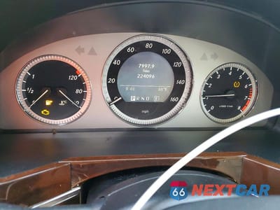 Zdjęcie 9 z 13 samochodu: 2011 MERCEDES-BENZ GLK 350 4MATIC VIN:WDCGG8HB5BF635434 - miniatura