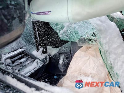 Zdjęcie 9 z 12 samochodu: 2024 BMW 330XI VIN:3MW89FF01R8E73666 - miniatura