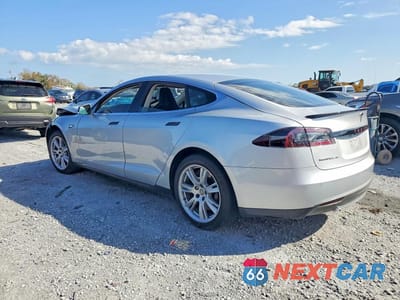 Drugie zdjęcie samochodu z przodu: 2014 TESLA MODEL S VIN:5YJSA1H18EFP42972 - miniatura