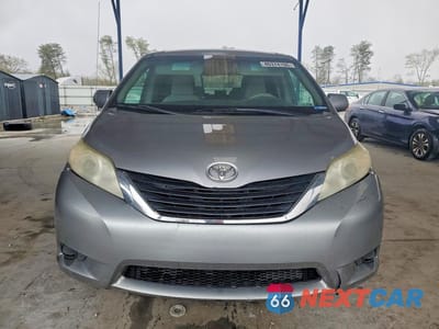Piąte zdjęcie samochodu w środku: 2012 TOYOTA SIENNA LE 8-PASSENGER VIN:5TDKK3DC4CS181520 - miniatura