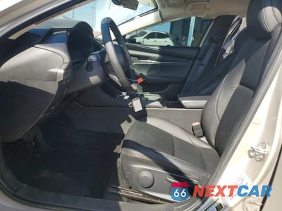 Zdjęcie 7 z 12 samochodu: 2025 MAZDA 3 SELECT SPORT VIN:JM1BPABM0S1769010 - miniatura