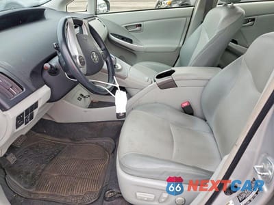 Zdjęcie 7 z 12 samochodu: 2013 TOYOTA PRIUS FOUR VIN:JTDKN3DU5D0351856 - miniatura