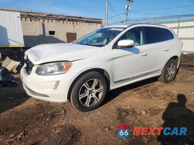 2015 VOLVO XC60 T6 PREMIER+ YV4902RC8F2611842 - główne zdjęcie licytacji z USA - miniatura