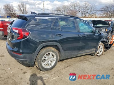 Trzecie zdjęcie samochodu z tyłu: 2022 GMC TERRAIN SLE VIN:3GKALMEV1NL256055 - miniatura
