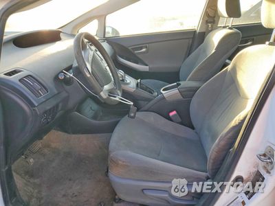Zdjęcie 7 z 12 samochodu: 2013 TOYOTA PRIUS TWO VIN:JTDKN3DU7D5558607 - miniatura