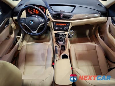 Zdjęcie 8 z 12 samochodu: 2014 BMW X1 XDRIVE28I VIN:WBAVL1C52EVR95138 - miniatura