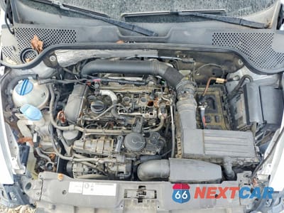 Zdjęcie 11 z 13 samochodu: 2012 VOLKSWAGEN BEETLE TURBO VIN:3VWVA7AT6CM618443 - miniatura