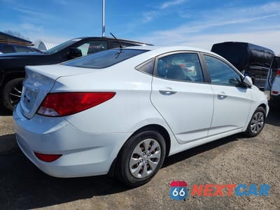 Trzecie zdjęcie samochodu z tyłu: 2016 HYUNDAI ACCENT SE VIN:KMHCT4AE0GU082719 - miniatura