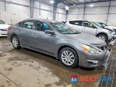 Czwarte zdjęcie samochodu z boku: 2014 NISSAN ALTIMA 2.5 S VIN:1N4AL3AP1EN385481 - miniatura