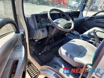 Zdjęcie 8 z 13 samochodu: 2017 ISUZU NPR HD DELIVERY TRUCK VIN:54DC4W1C7HS805664 - miniatura