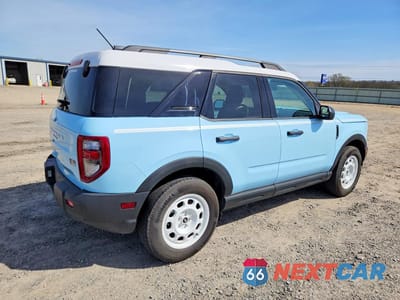 Trzecie zdjęcie samochodu z tyłu: 2025 FORD BRONCO SPORT HERITAGE VIN:3FMCR9GN8SRE03733 - miniatura