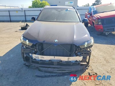 Piąte zdjęcie samochodu w środku: 2025 BMW X5 XDRIVE40I VIN:5UX23EU08S9Y94334 - miniatura