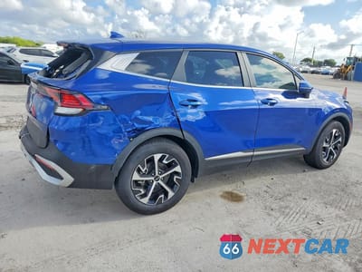 Trzecie zdjęcie samochodu z tyłu: 2025 KIA SPORTAGE EX VIN:5XYK33DFXSG250228 - miniatura