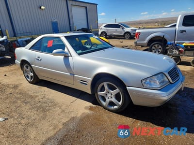 Czwarte zdjęcie samochodu z boku: 2000 MERCEDES-BENZ SL 500 VIN:WDBFA68F6YF192129 - miniatura