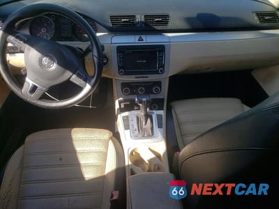 Zdjęcie 8 z 12 samochodu: 2011 VOLKSWAGEN CC SPORT VIN:WVWMP7AN9BE705739 - miniatura