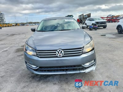 Piąte zdjęcie samochodu w środku: 2015 VOLKSWAGEN PASSAT S VIN:1VWAS7A3XFC091413 - miniatura